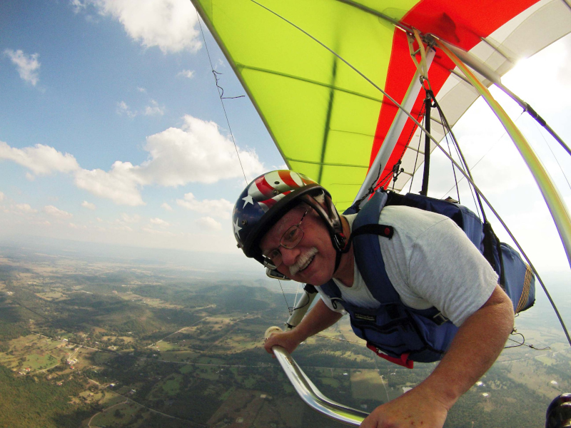 hang gliding at Buffalo Mountain