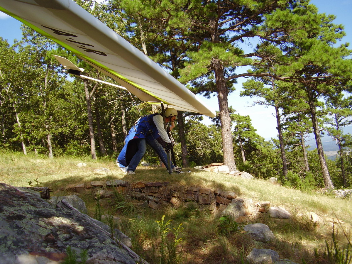 hang gliding at Buffalo Mtn