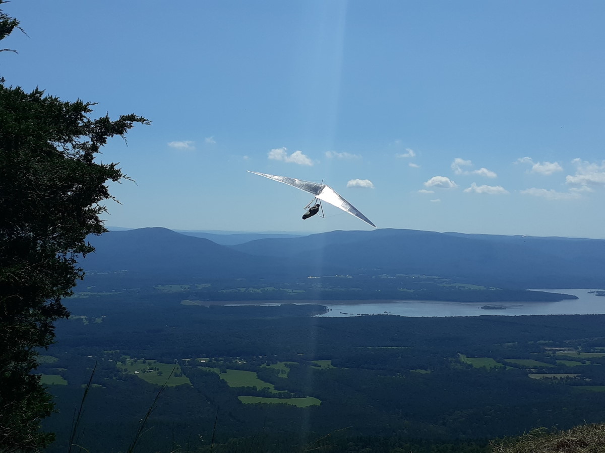 hang gliding at Mt Magazine